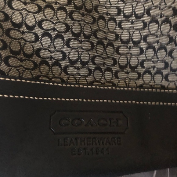 Signature Coach Bag - Picture 5 of 6